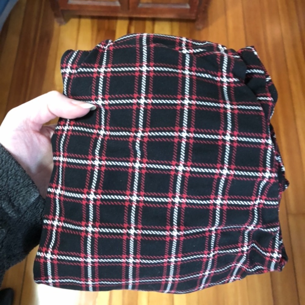 Lularoe Plaid leggings new red & black striped holiday plaid